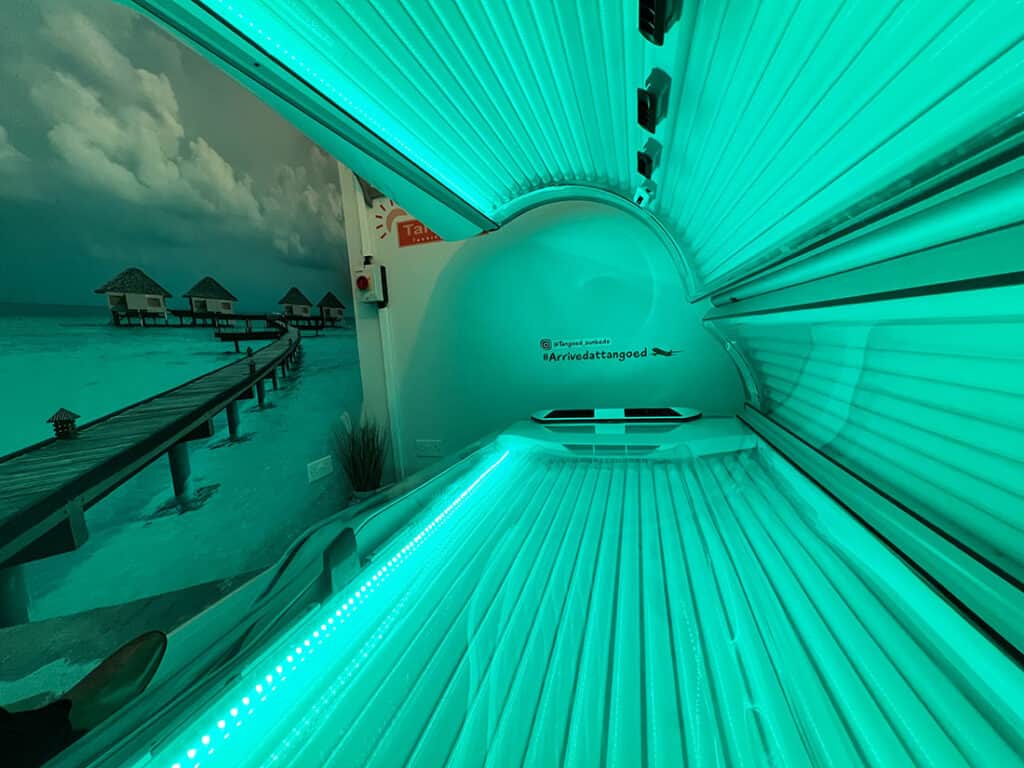 Tanning in colnbrook Maldives room