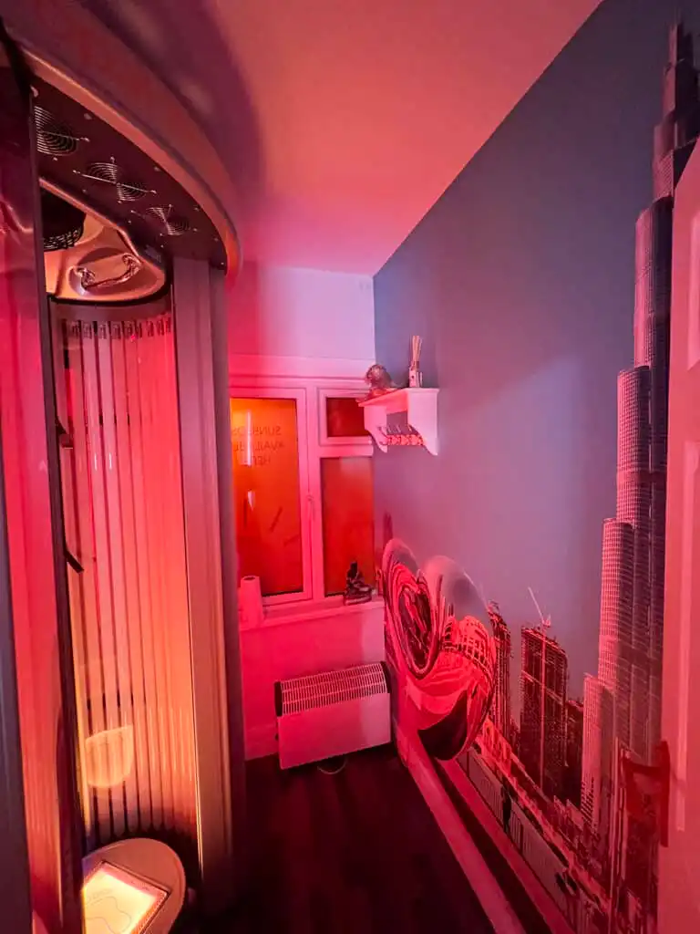 Tangoed sunbed shop slough Dubia room