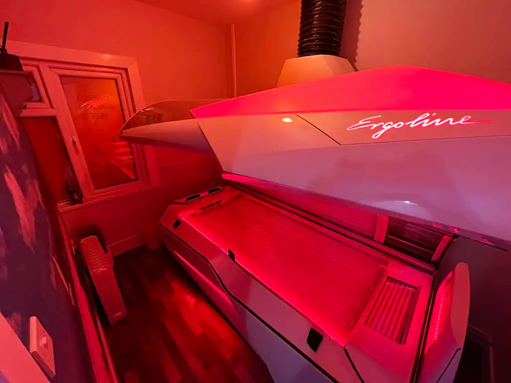 Tangoed sunbed shop slough Jamica room